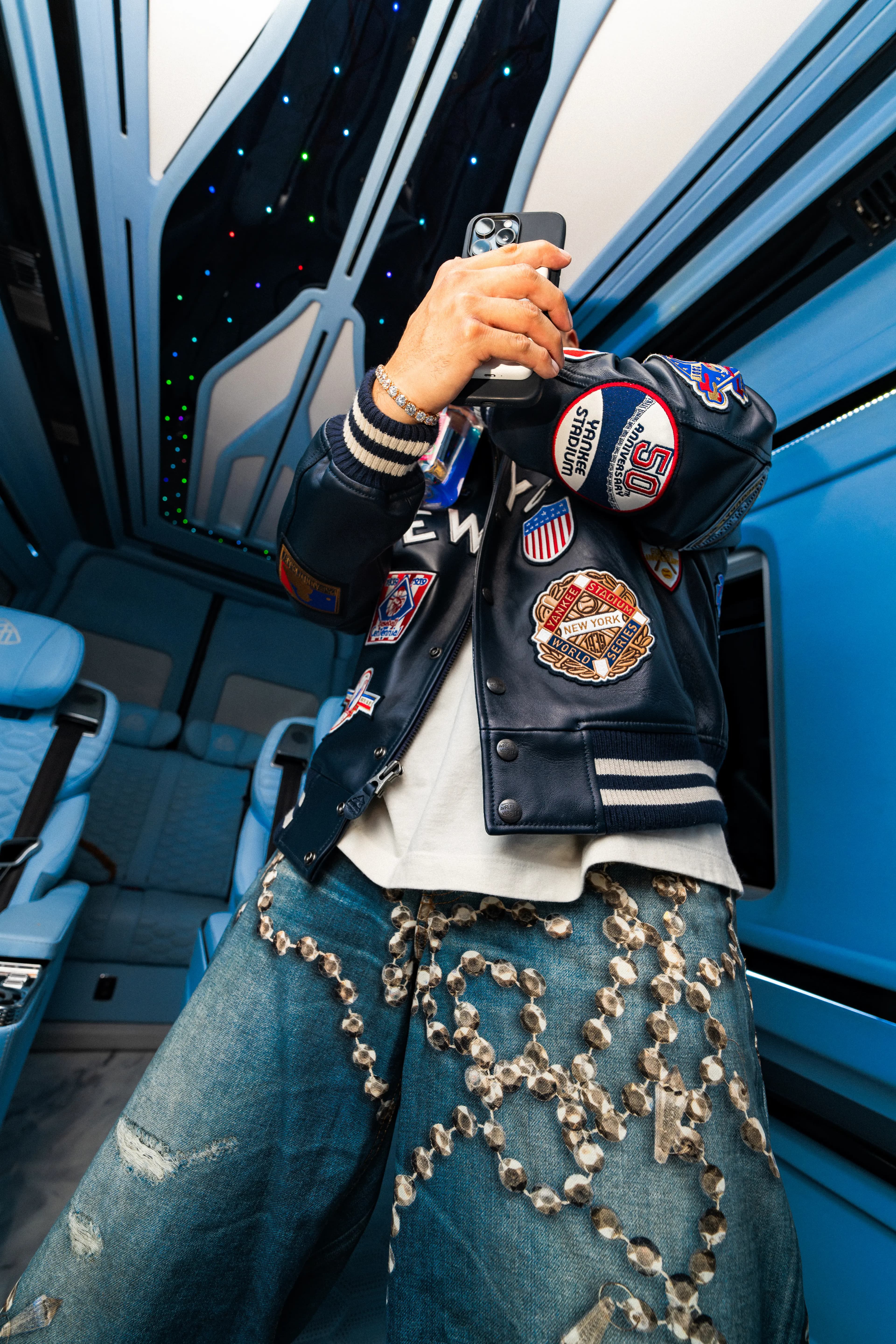 Panoramic seating with marble table